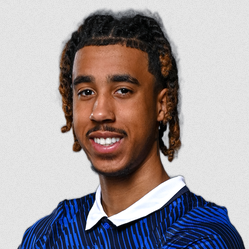 Leny Yoro, footballeur de l'équipe de France